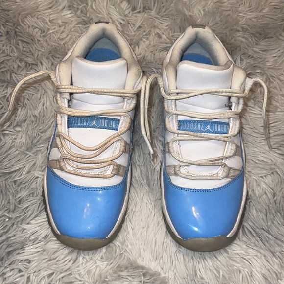 Air Jordan 11s Retro - Picture 2 of 8